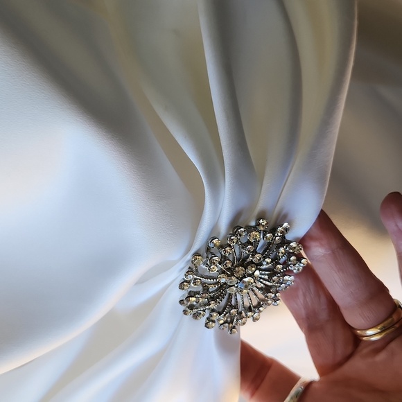 Jessica McClintock White Formal Halter Dress Wedding - Picture 4 of 13